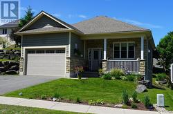 40 WINNIFRED AVENUE E Parry Sound, ON P2A 2E7