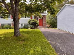 45 Florence Place Court  Lower Sackville, NS B4C 3Z4