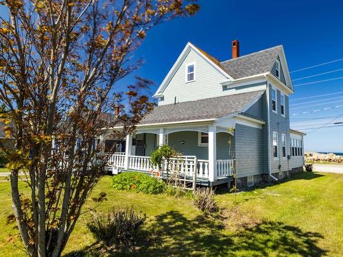 9086 Highway 1, Meteghan River, NS 