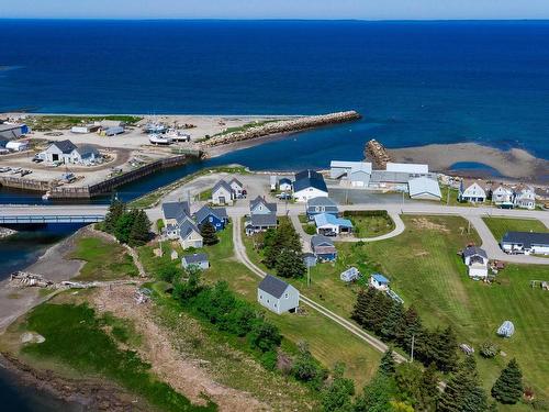 9086 Highway 1, Meteghan River, NS 