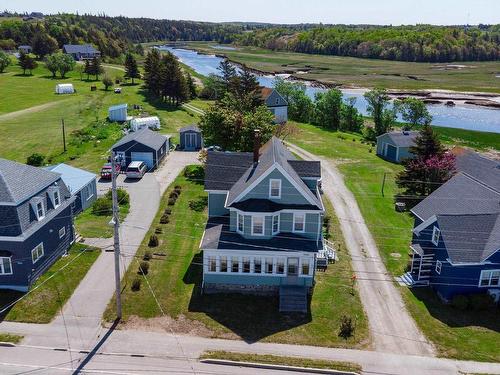 9086 Highway 1, Meteghan River, NS 
