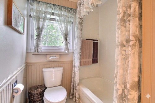 Salle de bains - 245 Rue Canadienne, Val-D'Or, QC 