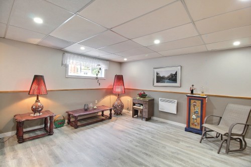 Salle familiale - 245 Rue Canadienne, Val-D'Or, QC 