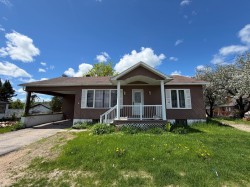 6 Rue Hamelin  Notre-Dame-De-La-Salette, QC J0X 2L0