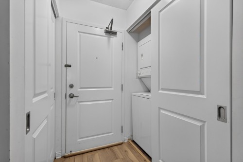 Salle de lavage - 210-1225 Rue Notre-Dame O., Montréal (Ville-Marie), QC 