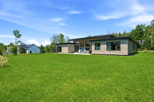 Cour - 26 Rue Stone Haven, Lac-Brome, QC 
