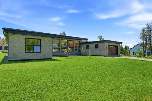 Façade - 26 Rue Stone Haven, Lac-Brome, QC 