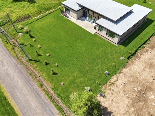 Photo aérienne - 26 Rue Stone Haven, Lac-Brome, QC 