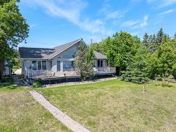 424 Lake AVE  Lac Du Bonnet, MB R0E 1A0