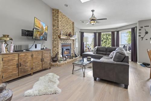 11114 3A Highway, Sanca, BC 