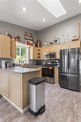 11114 3A Highway, Sanca, BC 