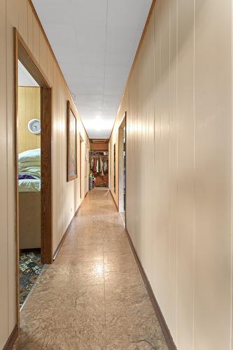 2710 38Th Street, Canyon, BC 