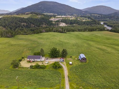 2710 38Th Street, Canyon, BC 