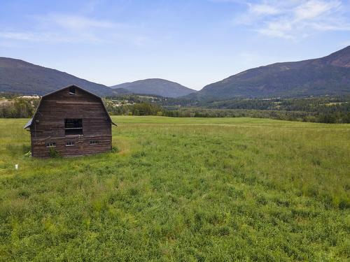 2710 38Th Street, Canyon, BC 