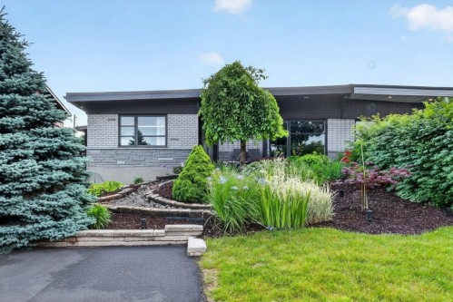 4870 Rue Paquette  Laval (Auteuil), QC H7K 2A3