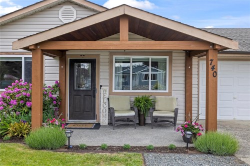 740 Phillips St, Parksville, BC 