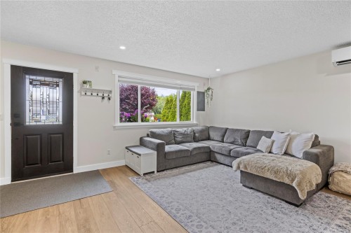 740 Phillips St, Parksville, BC 