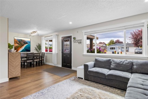 740 Phillips St, Parksville, BC 