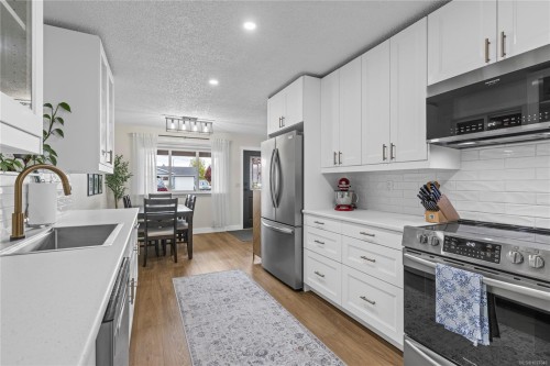 740 Phillips St, Parksville, BC 