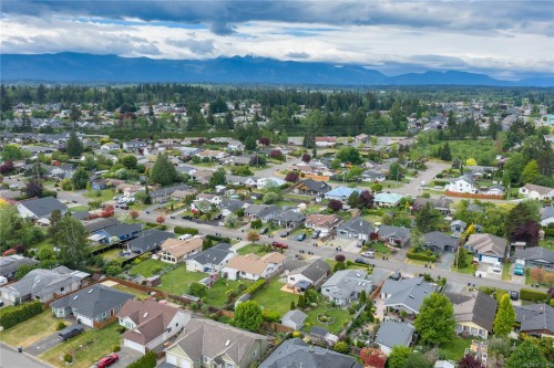 740 Phillips St, Parksville, BC 