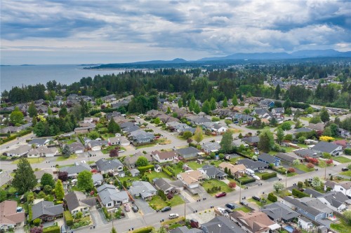 740 Phillips St, Parksville, BC 