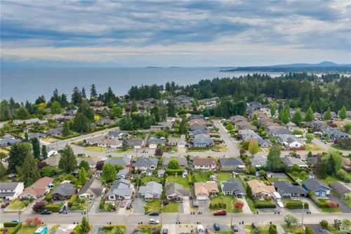 740 Phillips St, Parksville, BC 