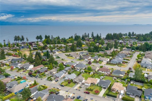 740 Phillips St, Parksville, BC 