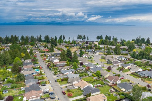 740 Phillips St, Parksville, BC 