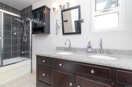 2912 Phipps Rd, Langford, BC 