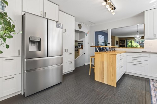 677 Somenos Dr, Comox, BC 