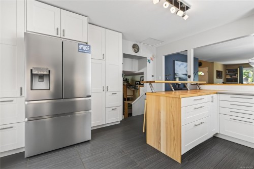 677 Somenos Dr, Comox, BC 