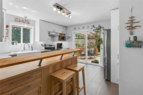 677 Somenos Dr, Comox, BC 