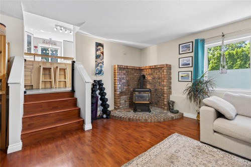 677 Somenos Dr, Comox, BC 