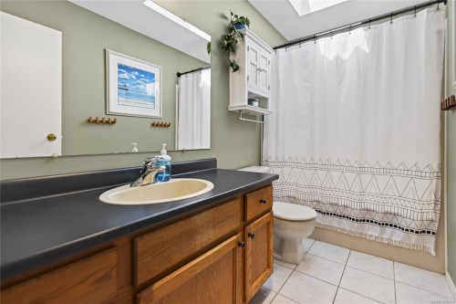 677 Somenos Dr, Comox, BC 