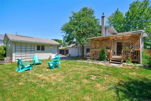 677 Somenos Dr, Comox, BC 