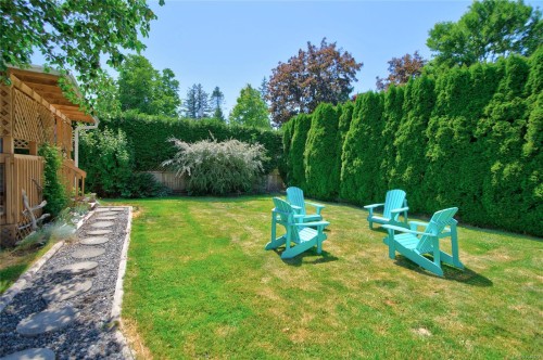 677 Somenos Dr, Comox, BC 