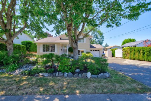 677 Somenos Dr, Comox, BC 