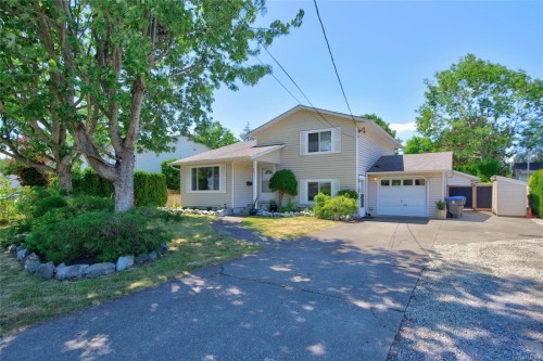 677 Somenos Dr, Comox, BC 