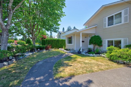 677 Somenos Dr, Comox, BC 