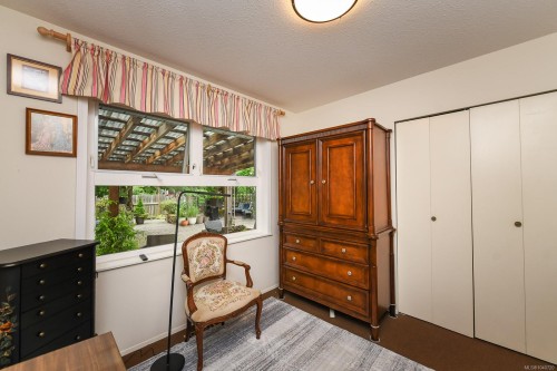 2136 Bolt Ave, Comox, BC 