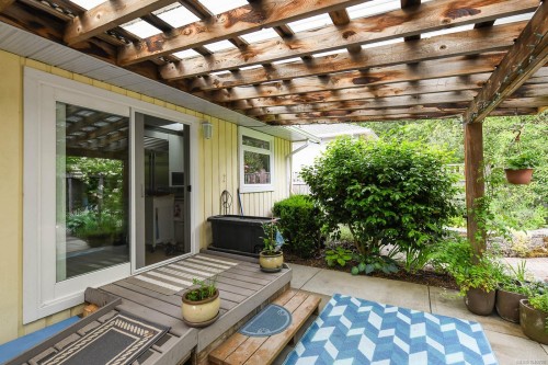 2136 Bolt Ave, Comox, BC 