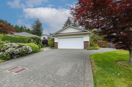 2136 Bolt Ave, Comox, BC 