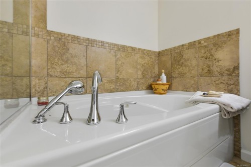 #205-125 Aldersmith Pl, View Royal, BC 