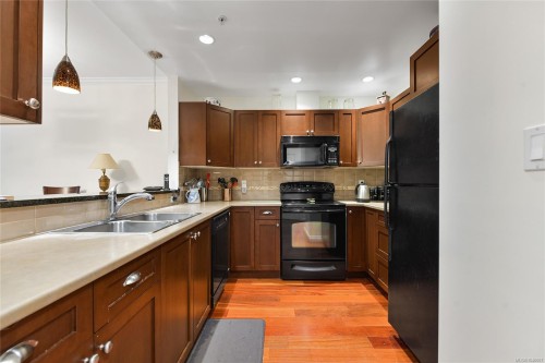 #205-125 Aldersmith Pl, View Royal, BC 