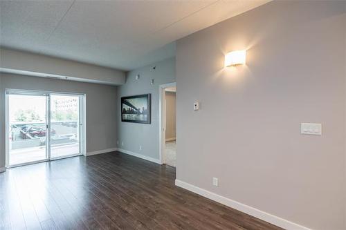 211-80 Barnes St, Winnipeg, MB 