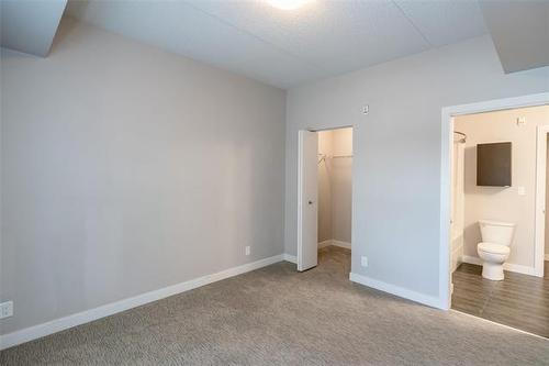 211-80 Barnes St, Winnipeg, MB 