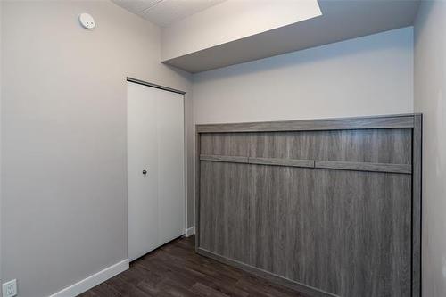 211-80 Barnes St, Winnipeg, MB 
