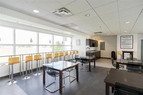211-80 Barnes St, Winnipeg, MB 