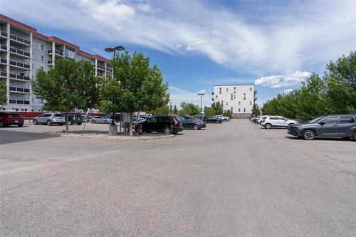 211-80 Barnes St, Winnipeg, MB 