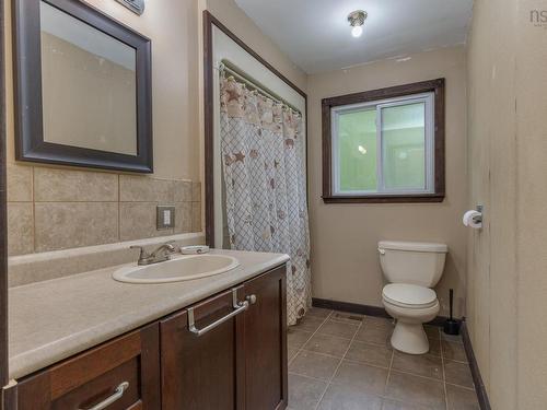 176 Miller Lake Road, Fall River, NS 